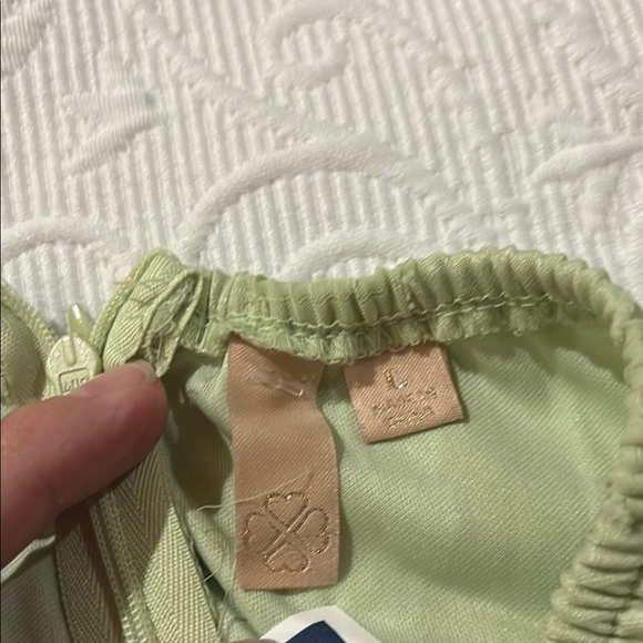 Green Halter Dress with Floral Pattern - Picture 7 of 11